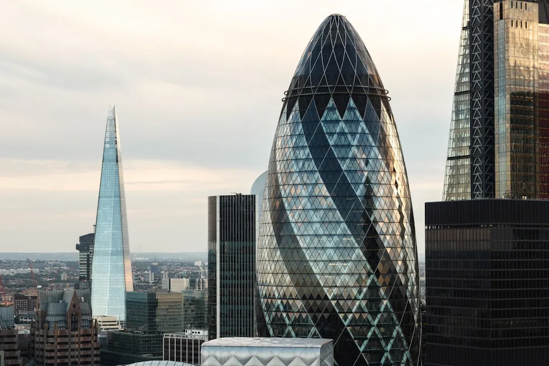 London AI office space leases rise tenfold in year - BBC