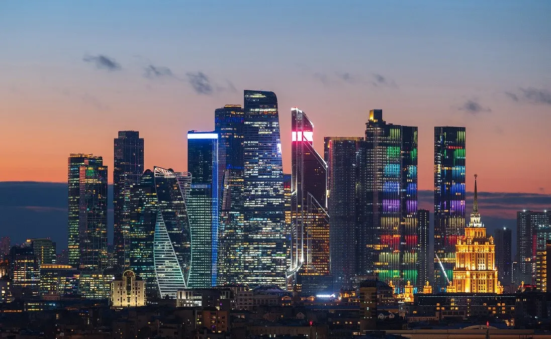 Russia launches major ballistic missile attack on Kyiv